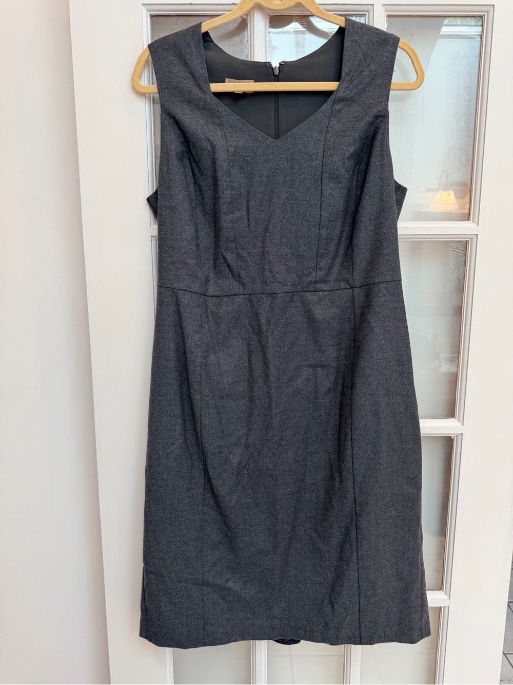 Talbots Classic Wool Timeless Sleeveless Dark Gray V-Neck Sheath Dress Size 10
